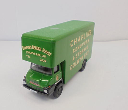 36101 Ford Thames Trader Luton Boxvan "Chaplin's Removers"