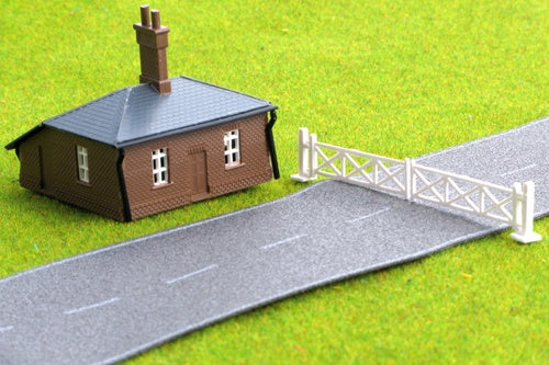 GMKD21 Level Crossing Gates and Keepers Cottage Kit