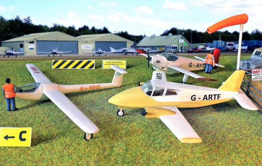 GM443 Fordhampton Airfield Planes & Gliders