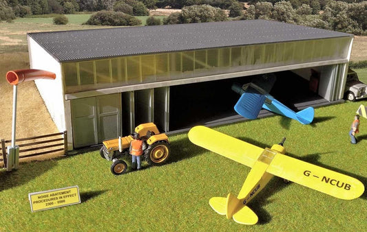 GM445 Fordhampton Airfield Hanger