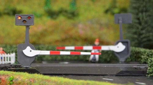 TTLCN10P - Level Crossing Barrier Set with Light & Sound (N) Pair